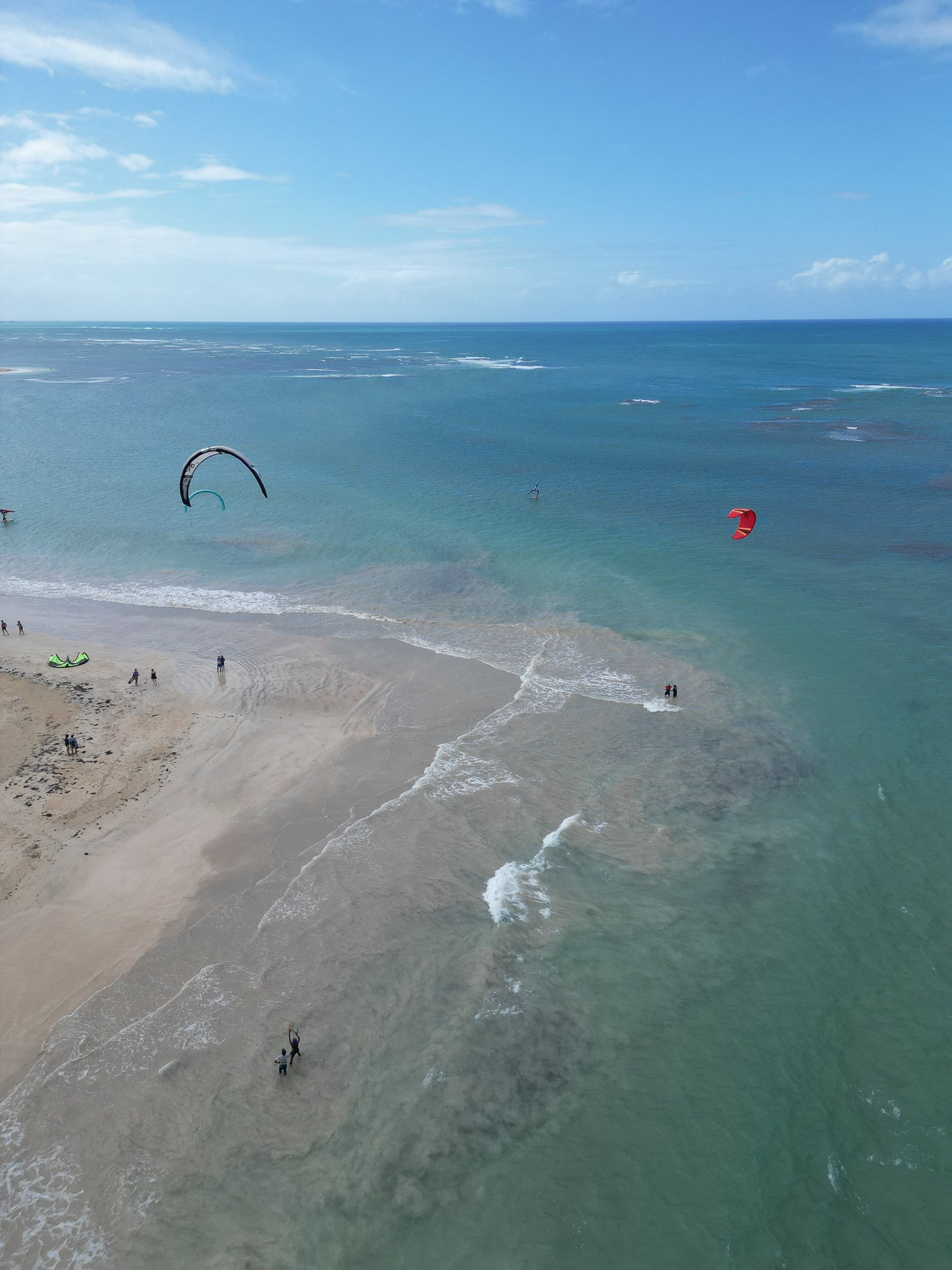 Aerial view of kite surfers at Samana (Dominican Republic) Aerial view of kite surfers at Samana (Dominican Republic)