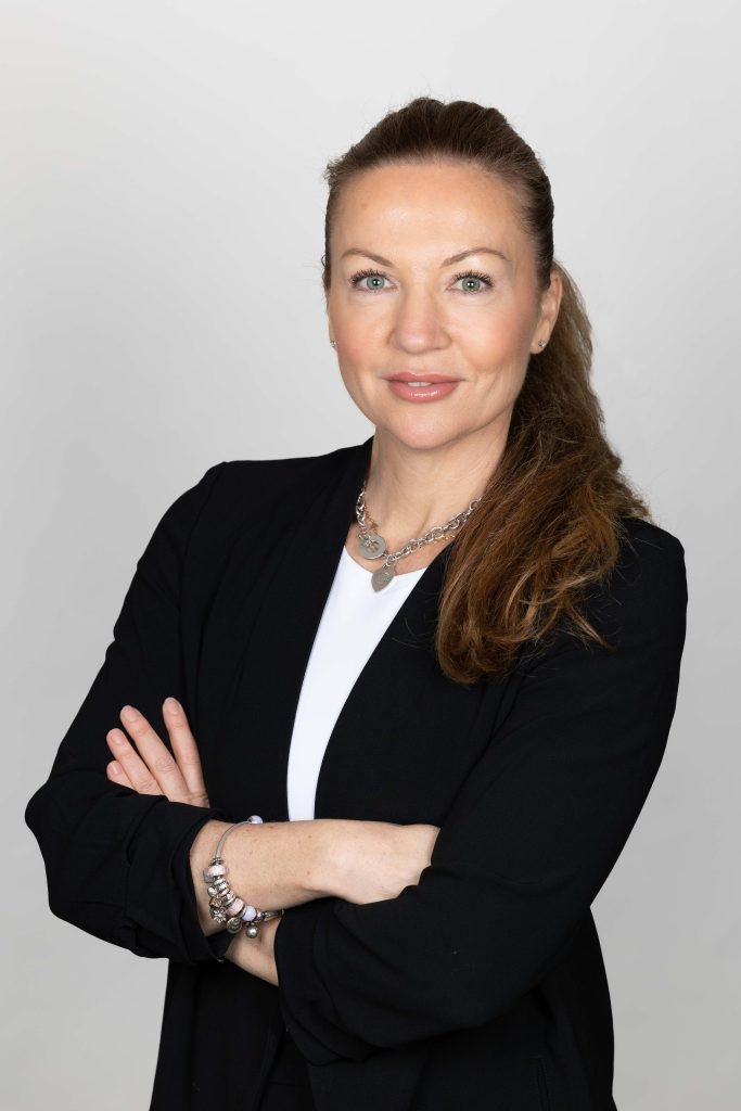 CREDIT Julian Haber- Portrait Styles20230417-602A7422-Edit Female executive portrait