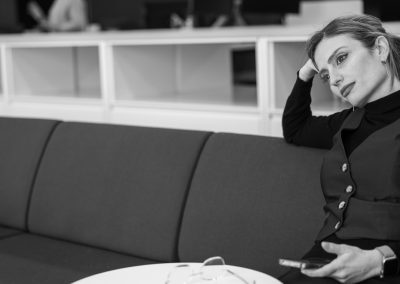 Professional black and white corporate portrait by Julian Haber at Fednav, showcasing authentic employee engagement and high-contrast style.