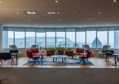 Julian Haber captures the high-end corporate lobby and reception area at Fednav Montreal, showcasing a premium corporate atmosphere.