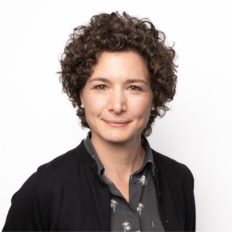 Corporate portrait of Marie-Claude Roy, professional headshot Montreal.